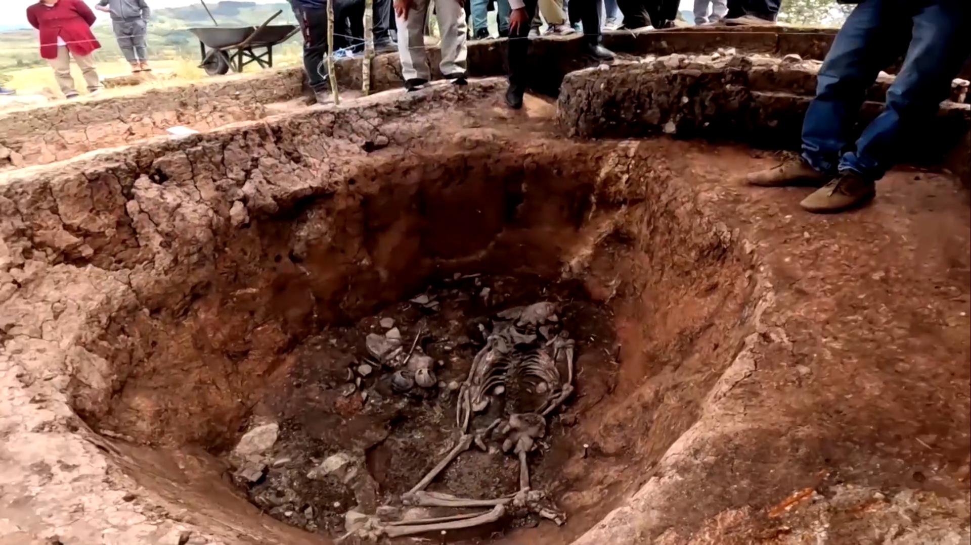 Screenshot from a video depicting the archeological discovery of a 3,000-year-old tomb in Peru. - Sputnik International, 1920, 30.08.2023