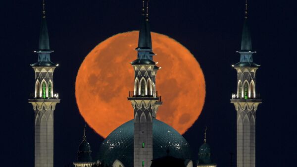 A view of the full Moon over the Kul Sharif Mosque in Kazan, Russia, on Wednesday, Aug. 30, 2023 - Sputnik International