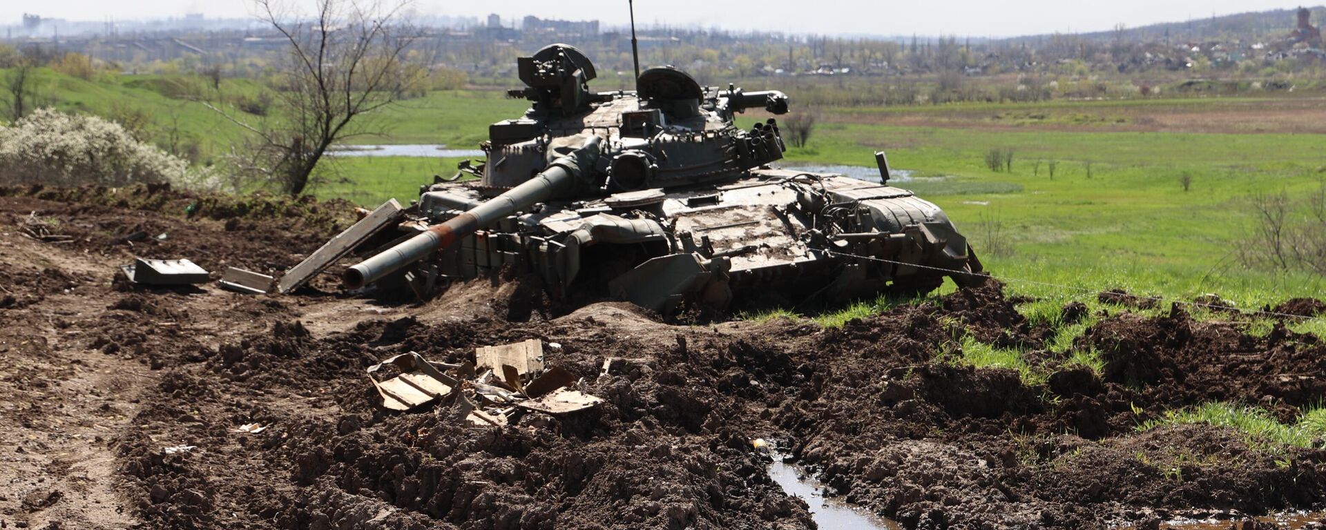 A destroyed tank of Ukraine's Armed Forces in April, 2023. - Sputnik International, 1920, 04.11.2023