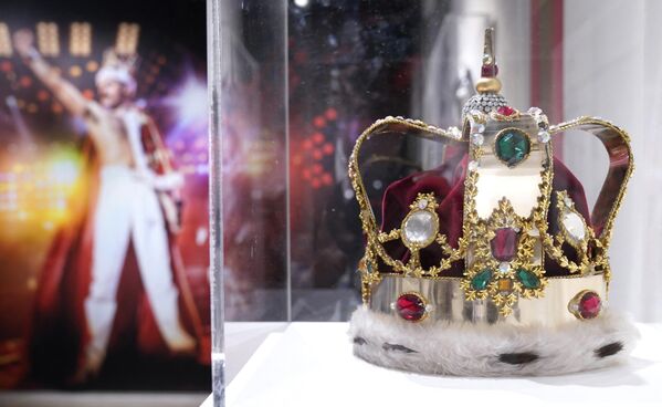 Freddie Mercury designed the group&#x27;s logo - a crown and the Zodiac signs of its musicians. Pictured in the photo above: The signature crown of British singer-songwriter Freddie Mercury is displayed during the media preview for Freddie Mercury: A World of His Own. The Evening Sale at Sotheby’s in New York City on June 1, 2023.  - Sputnik International
