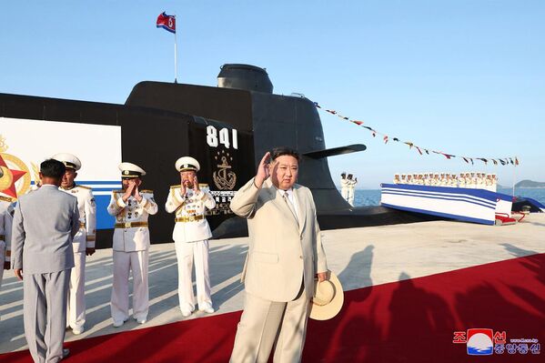 Kim Jong-un unveiled the ambitious goal of further enhancing North Korean naval armament capabilities. - Sputnik International