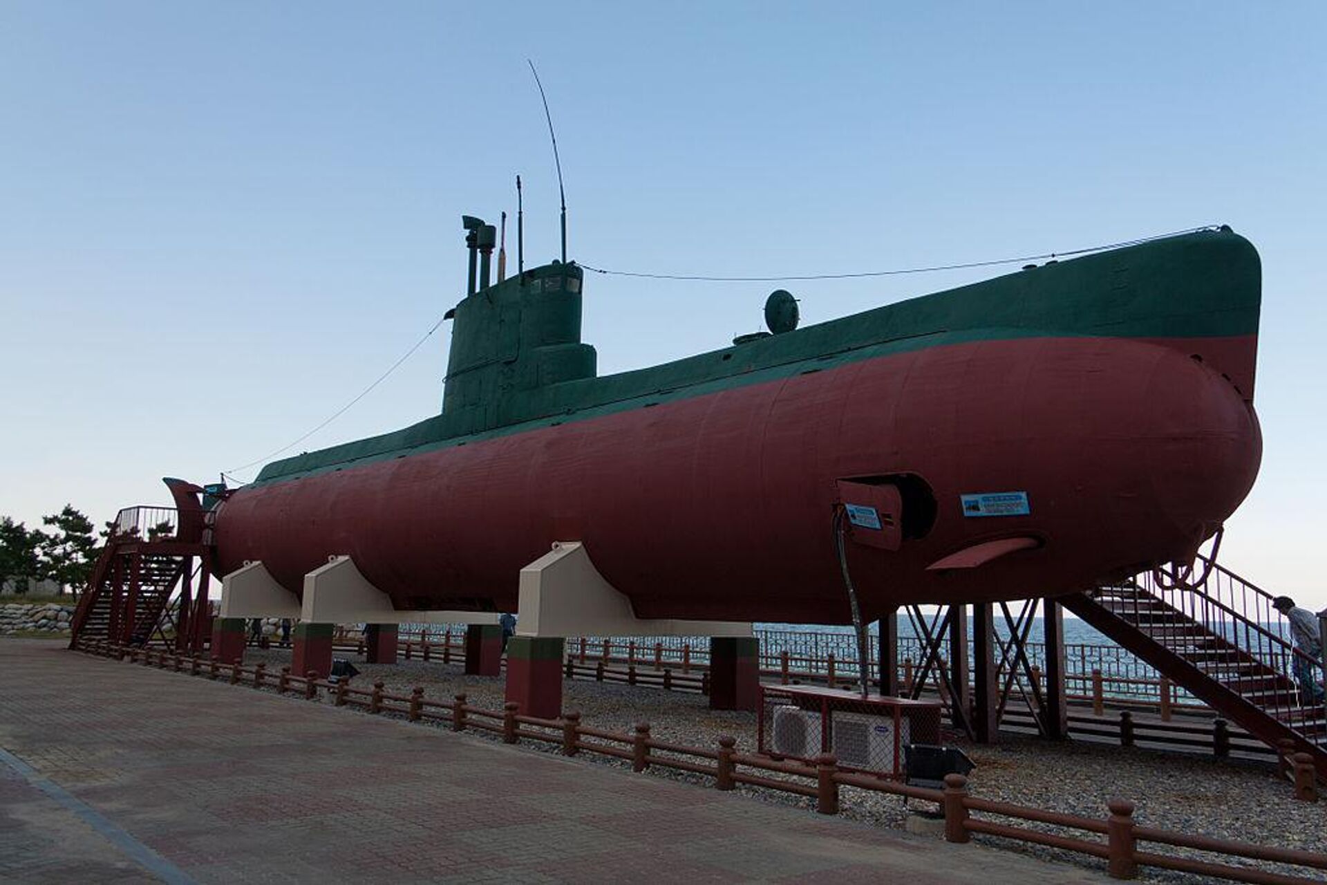 North Korean Sang-O submarine that ran aground in South Korean waters near Gangneung, in 1996 - Sputnik International, 1920, 08.09.2023
