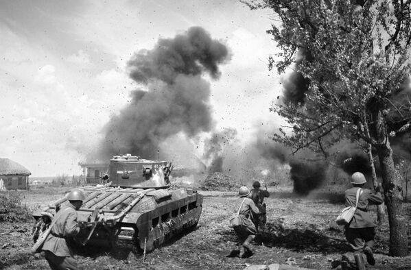 The Great Patriotic War of 1941-1943: Donbass strategic offensive operation of the South-Western Front. Heavy fighting in the area of the Seversky Donets River. - Sputnik International