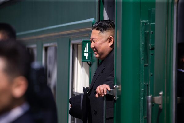 Chairman of the State Council of the Democratic People&#x27;s Republic of Korea Kim Jong-un at Vladivostok train station. - Sputnik International