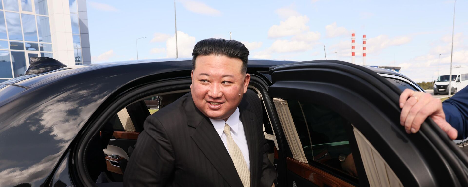 North Korean leader Kim Jong Un arrives at the Vostochny Cosmodrome for talks with Russian President Vladimir Putin on September 13, 2023. - Sputnik International, 1920, 17.09.2023