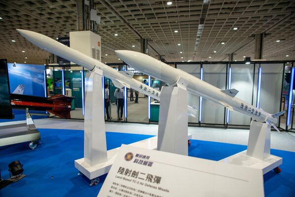 Taiwanese-made land-based TC-2 air defence missiles are presented at the TADTE, Taipei, Taiwan, September 14, 2023. - Sputnik International