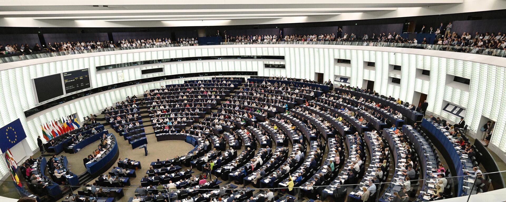 Members of the European Parliament take part in a voting session on EU nature restoration law during a plenary session at the European Parliament in Strasbourg, eastern France, on July 12, 2023. - Sputnik International, 1920, 14.09.2023