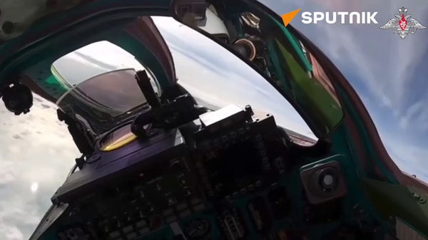 Watch: Russian MiG-31 Fighter Crews Practice Intercepting Cruise Missile During Drills - Sputnik International
