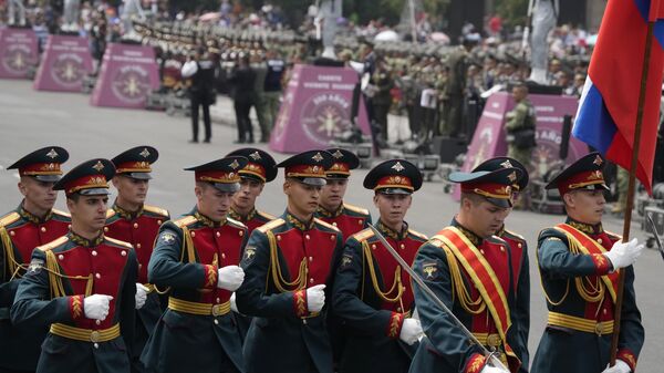 A contingent of Russian soldiers from the Preobrazhenskiy Regiment march in the annual Independence Day military parade through the Zocalo of Mexico City, Saturday, Sept. 16, 2023 - Sputnik International