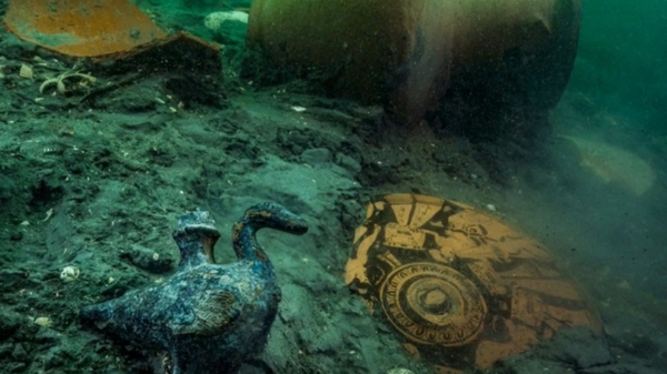 The European Institute for Underwater Archaeology has announced the discovery of several ancient Egyptian and Greek artifacts at a site underneath the Mediterranean Sea. - Sputnik International