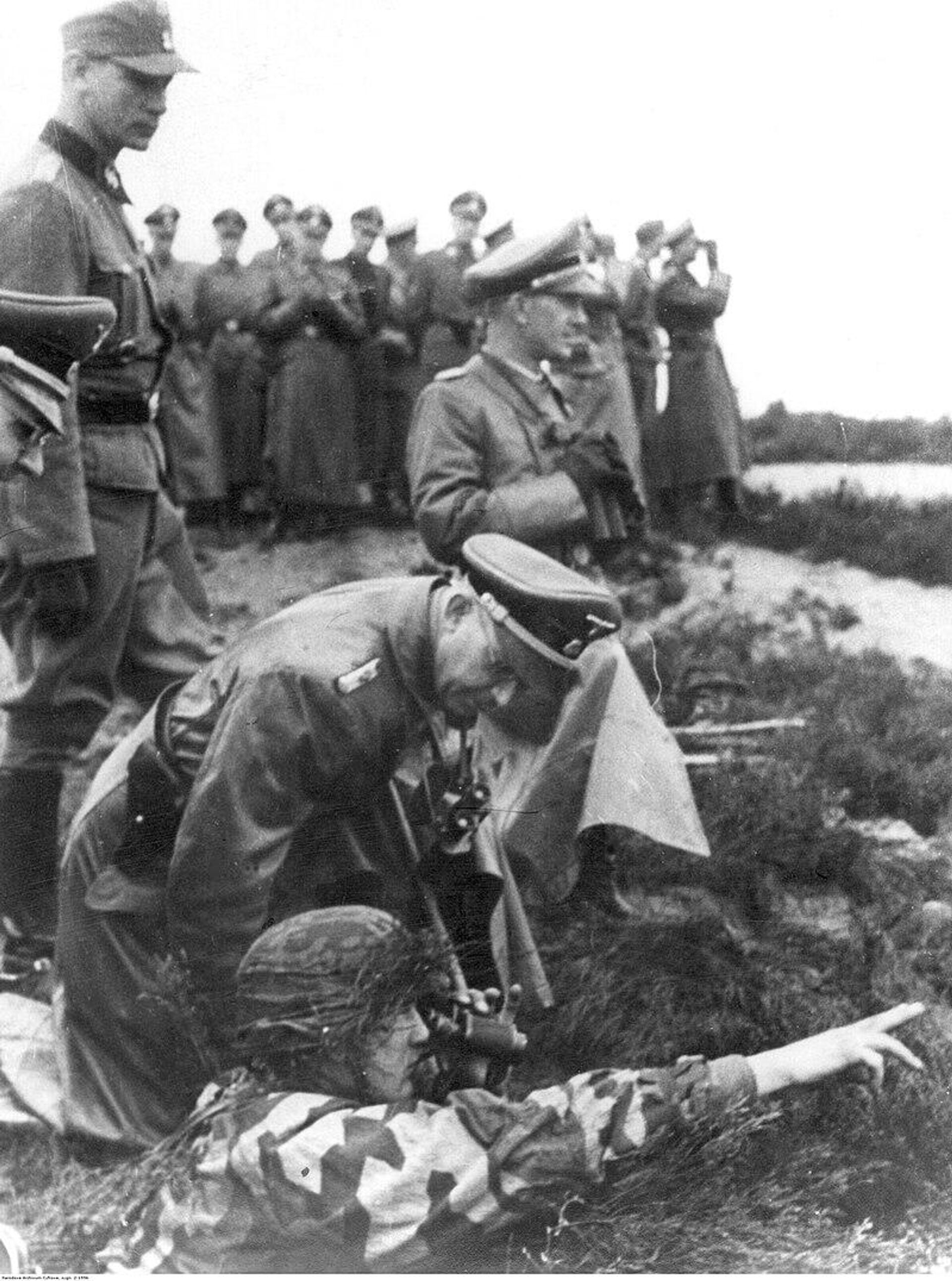Reichsführer Heinrich Himmler visits the 14th Grenadier Division of the Waffen SS Galizien. - Sputnik International, 1920, 25.09.2023