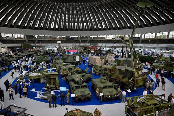 A general view shows one of the exhibition halls of the 11th International Armament and Military Equipment Fair. - Sputnik International