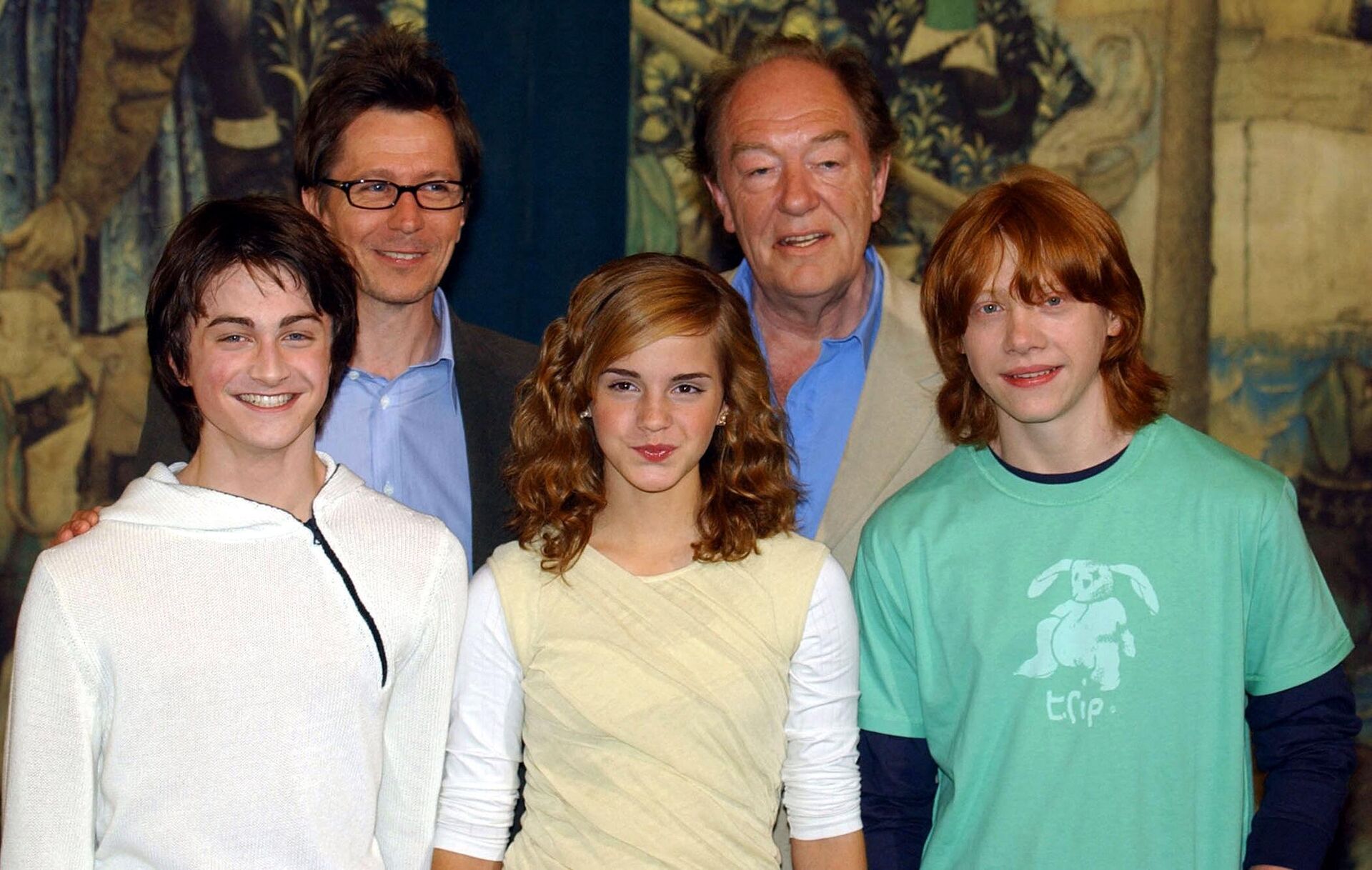 Daniel Radcliffe (Harry Potter); Gary Oldman (Sirius Black); Emma Watson (Hermione Granger) ; Michael Gambon (Dumbledore) and Rupert Grint (Ron Weasley), pose at a photocall at London's Liberal Club 27 May, 2004 for the next movie in the Harry Potter series. Harry Potter and Prisoner of Azkaban, will premier in London 30 May. - Sputnik International, 1920, 28.09.2023