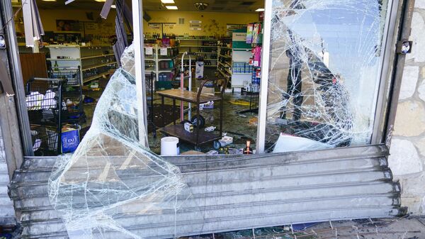 A ransacked liquor store in Philadelphia, Wednesday, Sept. 27, 2023, after a co-ordinated campaign of looting across the city - Sputnik International