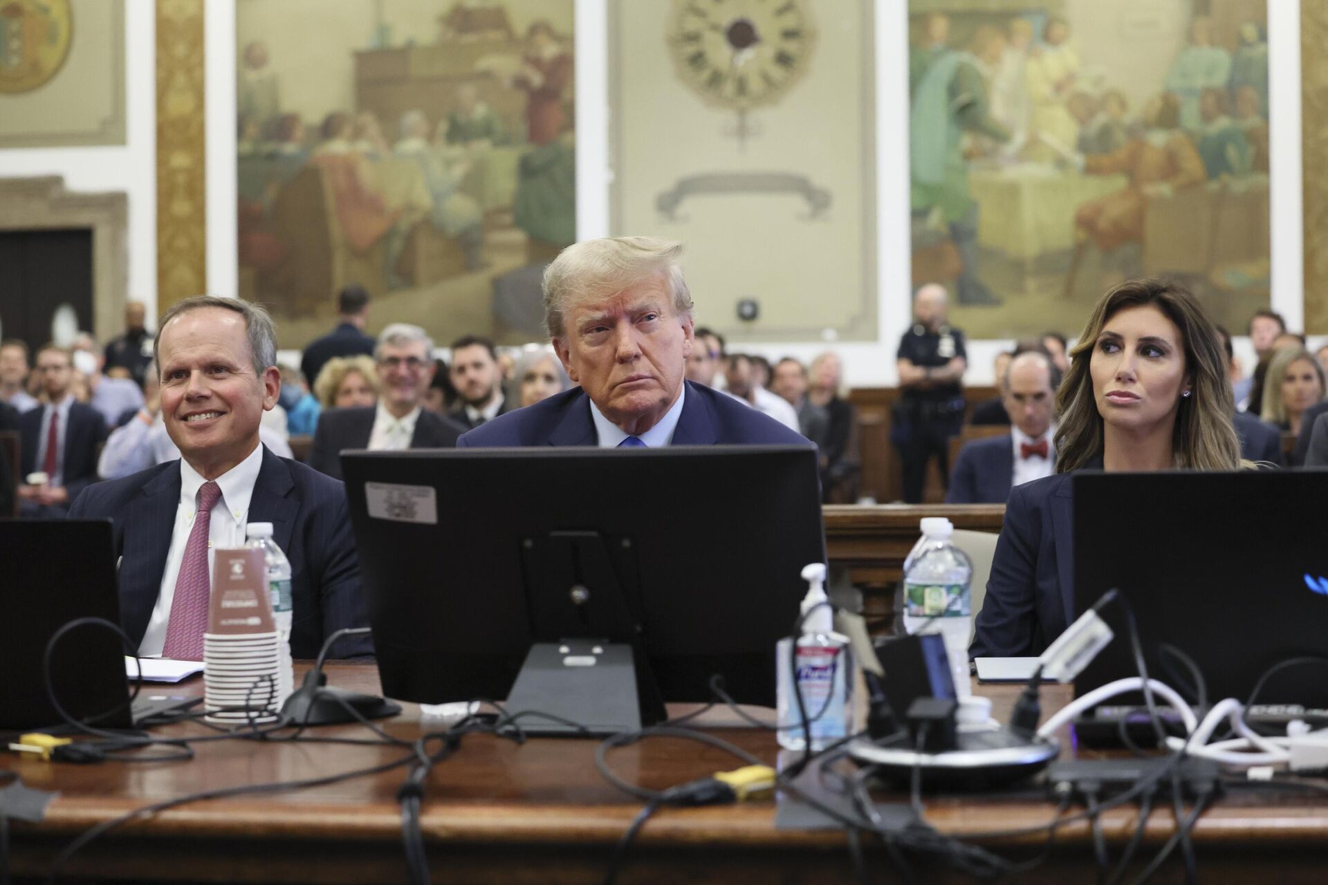 Former President Donald Trump, center, appears in court Monday, Oct 2, 2023, in New York. (Brendan McDermid/Pool Photo via AP) - Sputnik International, 1920, 03.10.2023