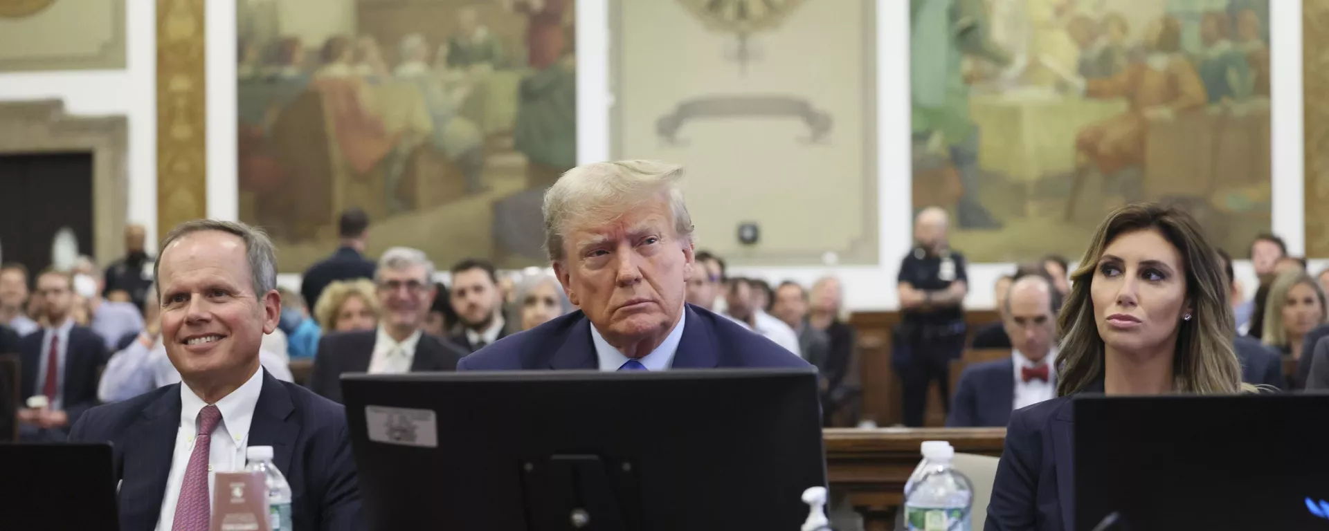 Former President Donald Trump, center, appears in court Monday, Oct 2, 2023, in New York. (Brendan McDermid/Pool Photo via AP) - Sputnik International, 1920, 20.12.2023