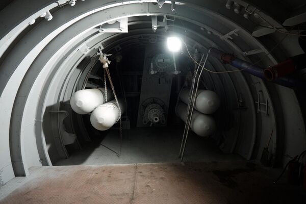 Inside the nuclear submarine K-3 Leninsky Komsomol, which is being restored. - Sputnik International