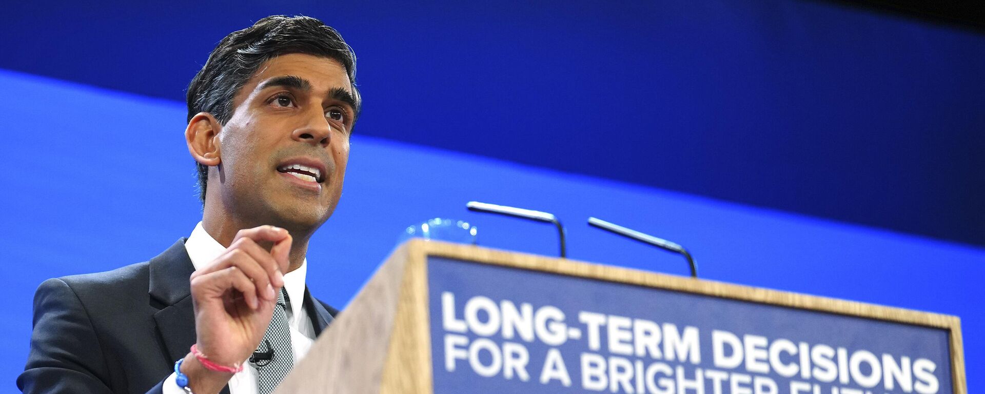 Britain's Prime Minister Rishi Sunak gestures as he speaks during the Conservative Party annual conference in Manchester - Sputnik International, 1920, 23.04.2024