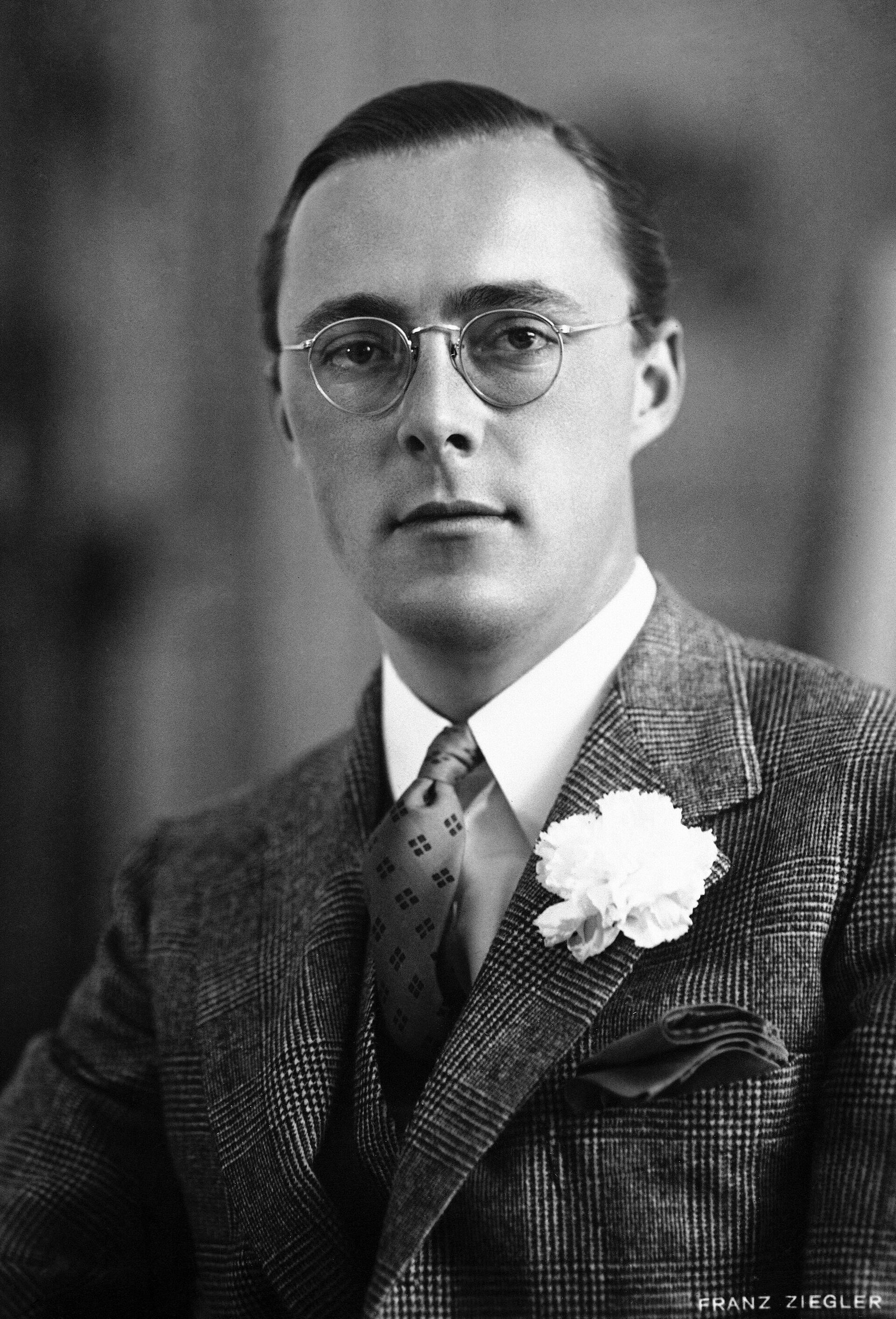 Prince Bernhard of the Netherlands, husband of Princess Juliana, celebrates his birthday, on June 29, 1937. - Sputnik International, 1920, 07.10.2023
