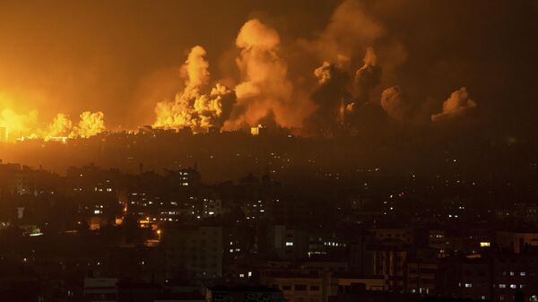 Обстрел зданий в палестинском городе Газа - Sputnik International