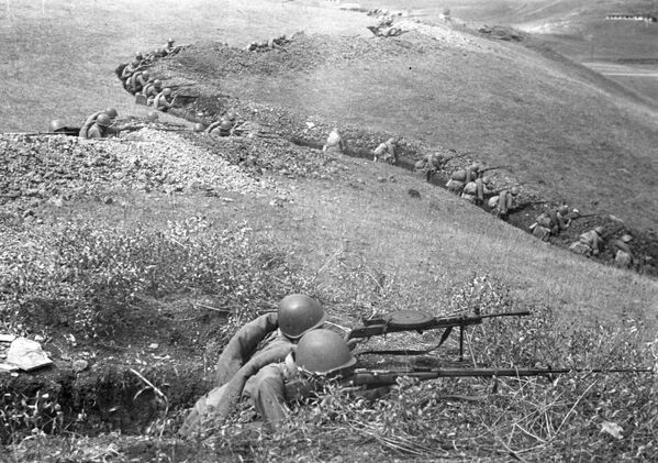 These groups had a high fighting capacity and were inspired by the recent victories. Many of their detachments participated in inlficting defeat on the Soviet troops near Kharkov and southwest of Voronezh, in the June battles, advancing to the lower part of the Don River, quickly capturing a number of Red Army&#x27;s bridgeheads on its left bank.Above: The Soviet soldiers on the fronline defending the Caucasus in 1942. - Sputnik International