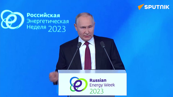Putin's Speech at the Plenary Session of Russian Energy Week - Sputnik International