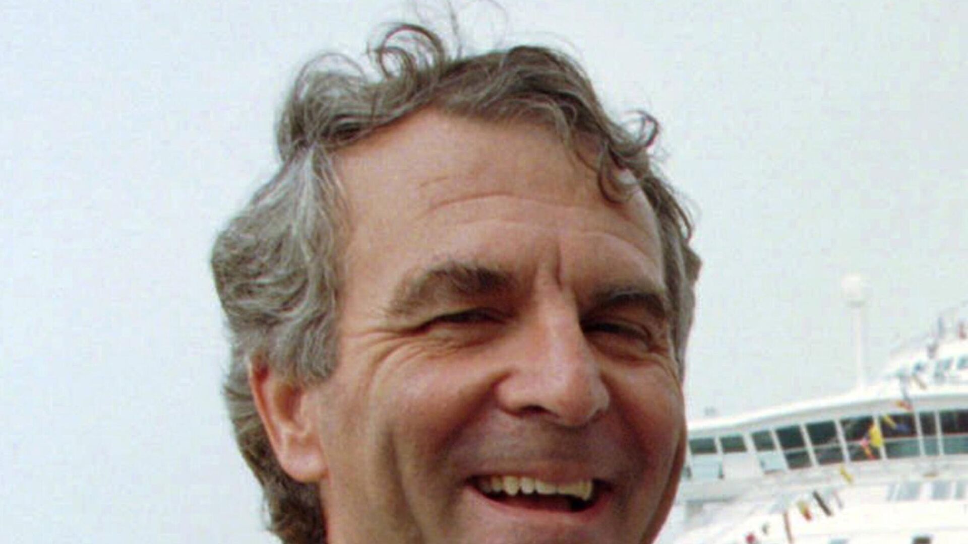 Commander Paul-Henri Nargeolet laughs, at Black Falcon Pier in Boston on Sept. 1, 1996. - Sputnik International, 1920, 12.10.2023