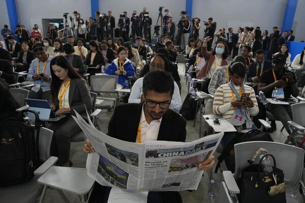 Foreign journalists wait for the first press conference ahead of the Beijing gathering. - Sputnik International