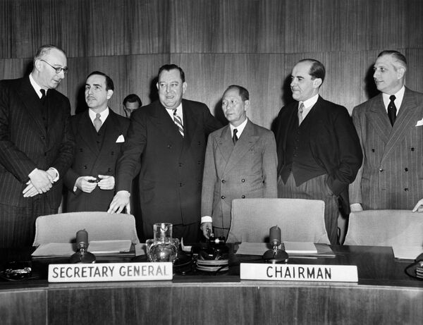 UN Secretary-General Trygve Lie (3rd left) and members of the UN Special Committee on Palestine (UNSCOP) meet at Lake Success on January 09, 1948 about the Israeli-Palestinian issue and to decide whether a UN security force will be needed to enforce the explosive Palestine partition plan, as new acts of violence have erupted in the Holy Land. From left to right: Dr. Karel Lisicky of Czechoslovakia, president of the commission, Raul Diaz de Medina of Bolivia, Trygve Lie, Vincente J. Francisco of the Philippines, Per Federspiel of Denmark and Reburto de La Guardia of Panama. - Sputnik International