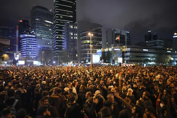 Crowds gather outside the Israeli consulate during a solidarity protest with the Palestinians, in Istanbul, Turkiye, Tuesday, Oct. 17, 2023.  - Sputnik International