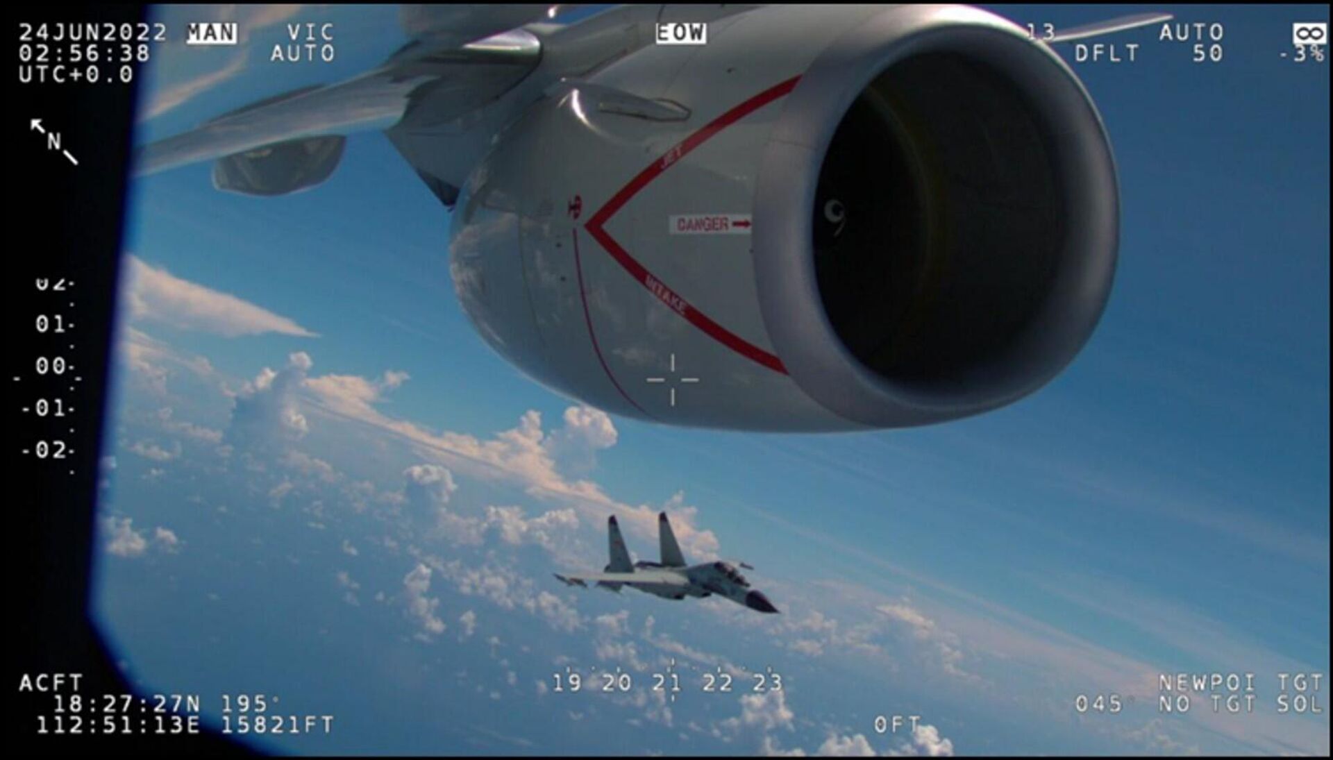 Images and video newly released by the US Defense Department capture a PLA fighter jet in the course of conducting a coercive and risky intercept against a lawfully operating U.S. asset in the South China Sea, including by approaching a distance of just 40 feet before repeatedly flying above and below the U.S. aircraft and flashing its weapons.  After the U.S. operator radioed the PLA fighter jet, the PLA pilot responded using explicit language, including an expletive. - Sputnik International, 1920, 18.10.2023