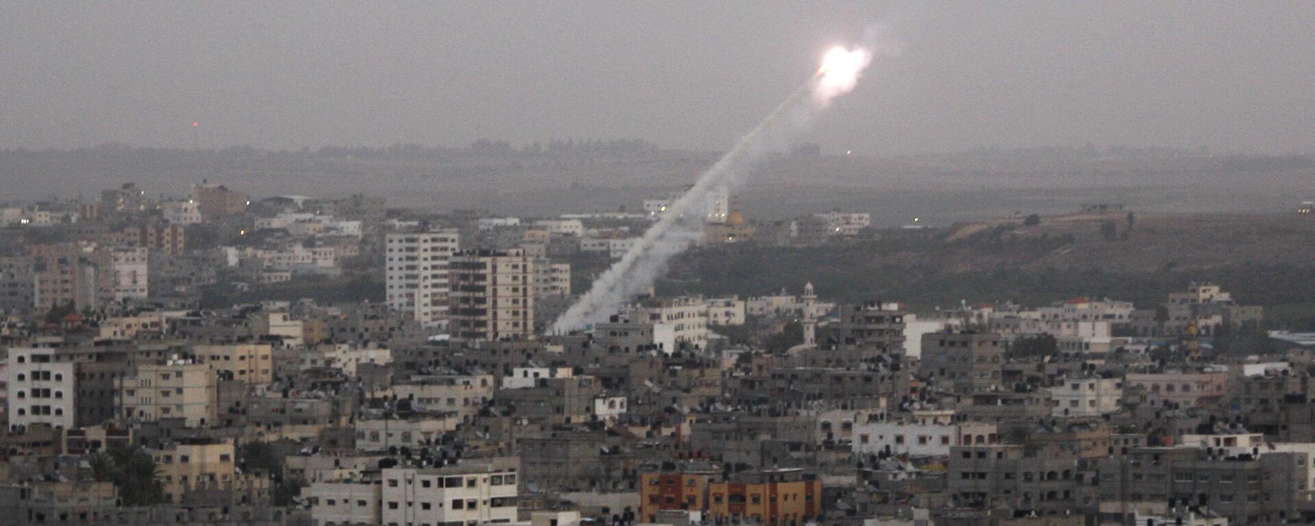 Rockets lunched by Palestinian militants towards Israel make their way from the northern Gaza Strip - Sputnik International, 1920, 20.10.2023