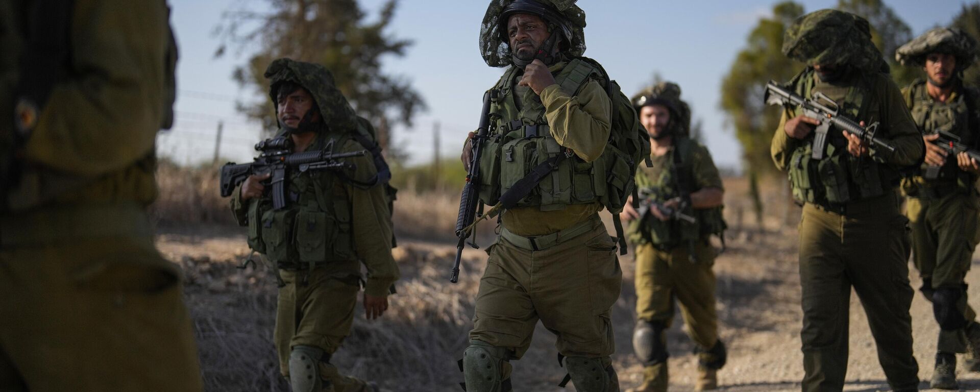 Israel soldiers patrol near the border between Israel and Gaza Strip, Israel, Thursday, Oct. 19, 2023.  - Sputnik International, 1920, 27.10.2023
