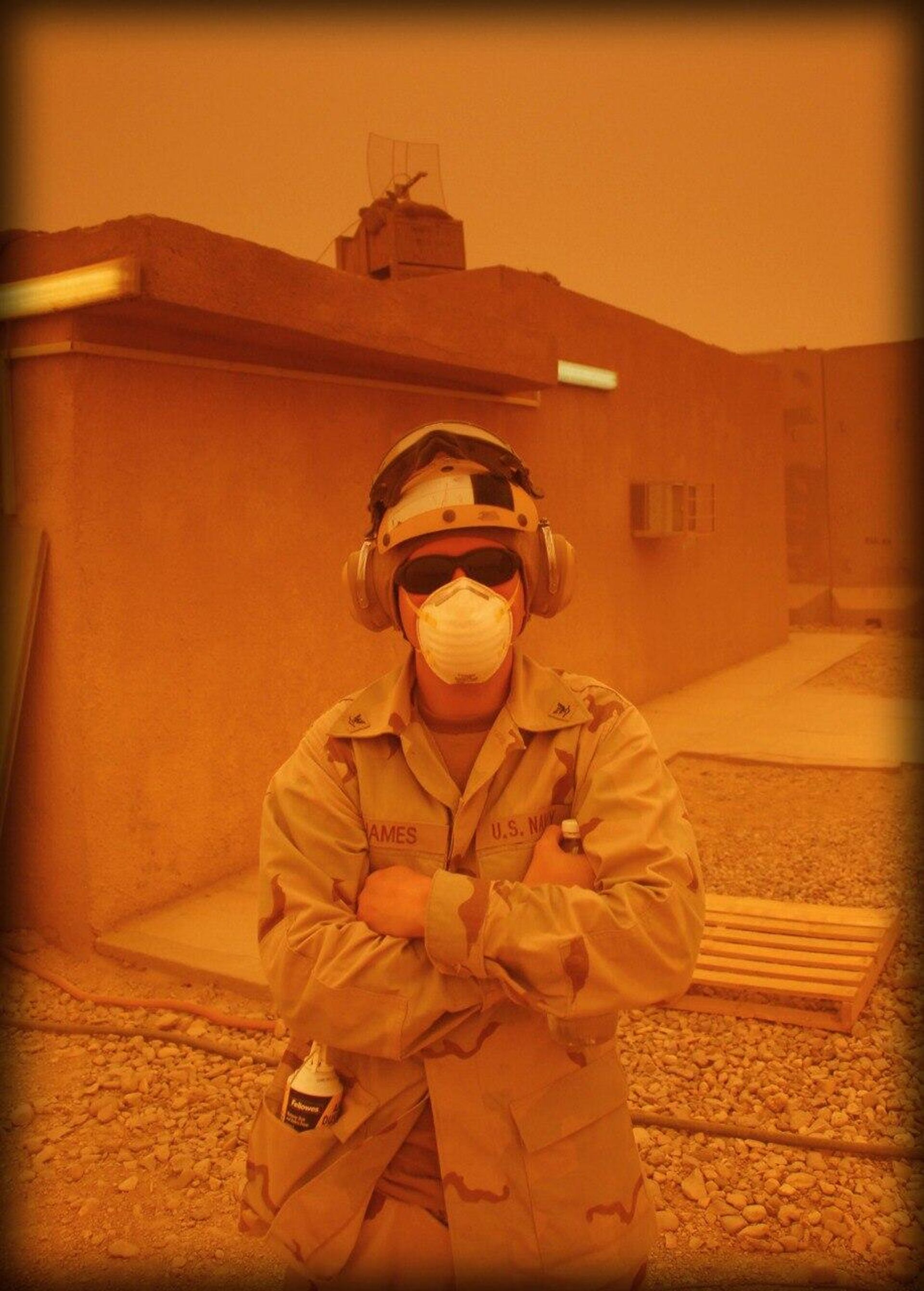 Navy Mass Communication Specialist Petty Officer Mike James during his deployment in Iraq. - Sputnik International, 1920, 20.10.2023