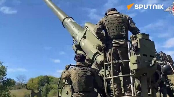 203-mm Malka Self-Propelled Artillery in Combat in Special Op Zone - Sputnik International