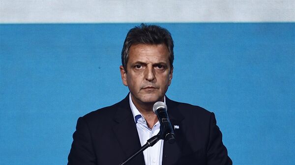 Argentine Economy Minister and presidential candidate for the Union por la Patria party, Sergio Massa, speaks to his supporters at his party headquarters in Buenos Aires on October 22, 2023, after the first results of the presidential election - Sputnik International