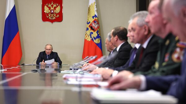 Russian President Vladimir Putin held a meeting with members of the Russian Security Council, the Russian government and the heads of law enforcement agencies - Sputnik International