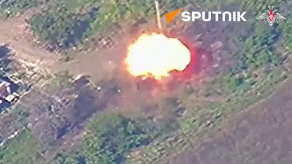 Watch Russian Artillery Wreck Havoc on Multiple Ukrainian Positions Russian Artillery - Sputnik International