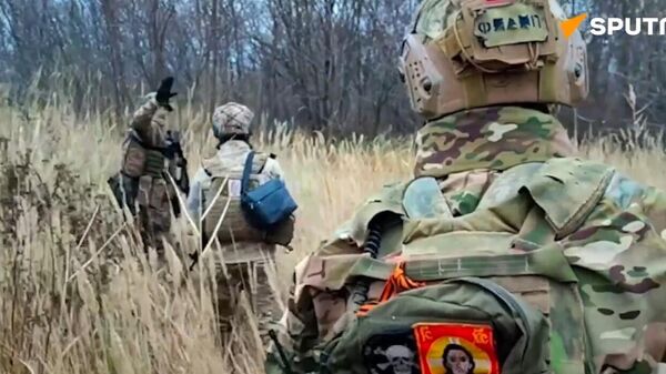 Russian reconnaissance officers from Battlegroup Yug destroy Ukrainian warehouse and fortification - Sputnik International