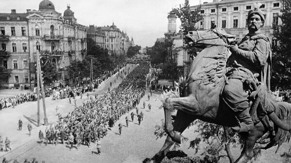 Great Patriotic War 1941-1945 Liberation of Ukraine from the Nazi invaders. Columns of German prisoners of war are marched through the streets of Kiev.  - Sputnik International