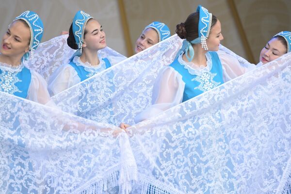 Performance by the folk dancing group &quot;Inspiration&quot; at the &#x27;Russia&#x27; Expo in Moscow. - Sputnik International