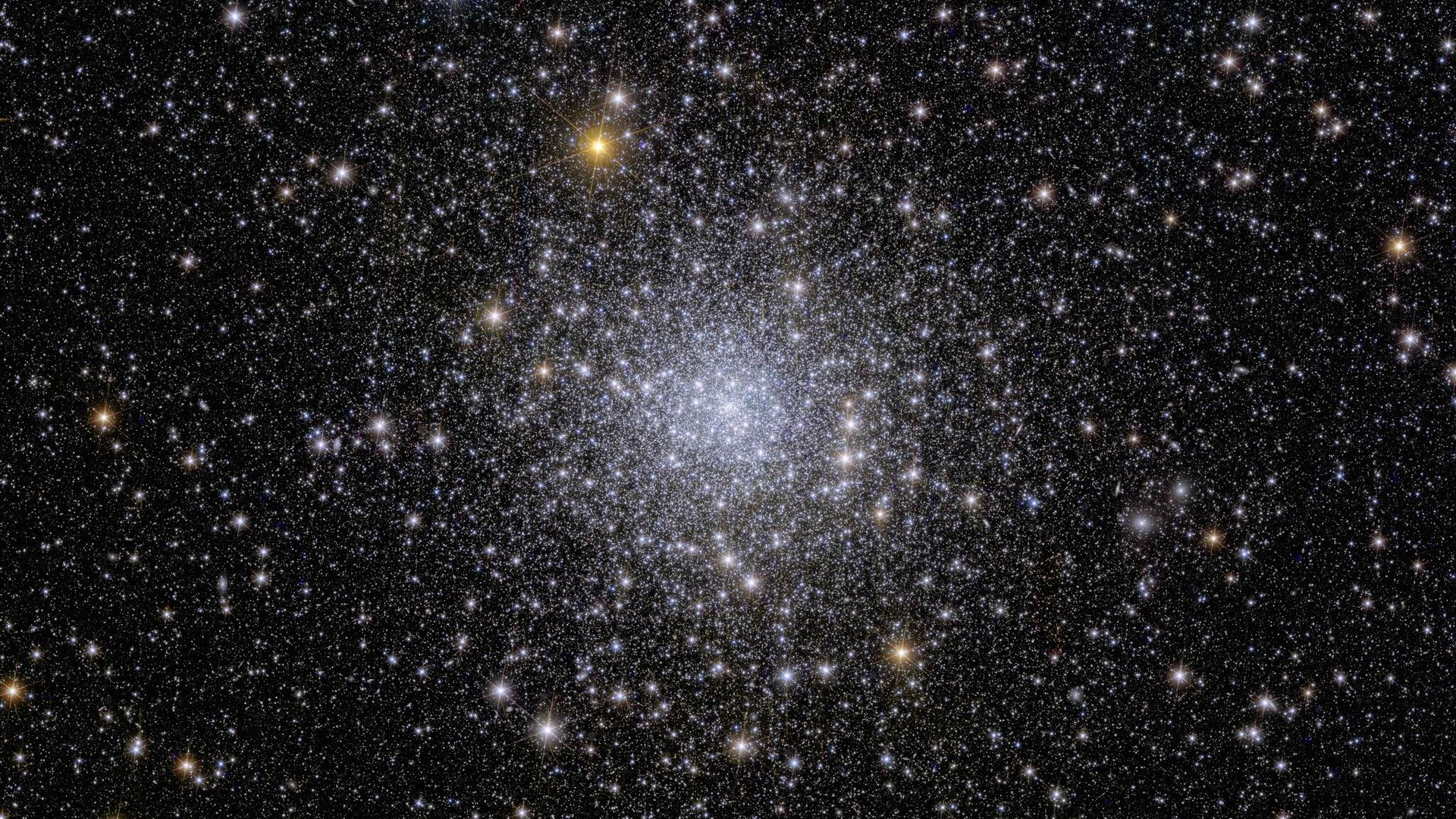 This sparkly image shows Euclid’s view on a globular cluster called NGC 6397. Globular clusters are collections of hundreds of thousands of stars held together by gravity.
Located about 7800 light-years from Earth, NGC 6397 is the second-closest globular cluster to us. Together with other globular clusters it orbits in the disc of the Milky Way, where the majority of stars are located. This sparkly image shows Euclid’s view on a globular cluster called NGC 6397. Globular clusters are collections of hundreds of thousands of stars held together by gravity.
Located about 7800 light-years from Earth, NGC 6397 is the second-closest globular cluster to us. Together with other globular clusters it orbits in the disc of the Milky Way, where the majority of stars are located. - Sputnik International, 1920, 15.09.2026