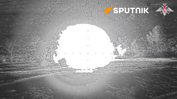 Watch Russian Paratroopers Wipe out Ukrainian Observation Point in Artemovsk Area - Sputnik International