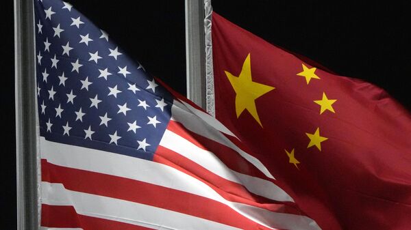 The American and Chinese flags. - Sputnik International