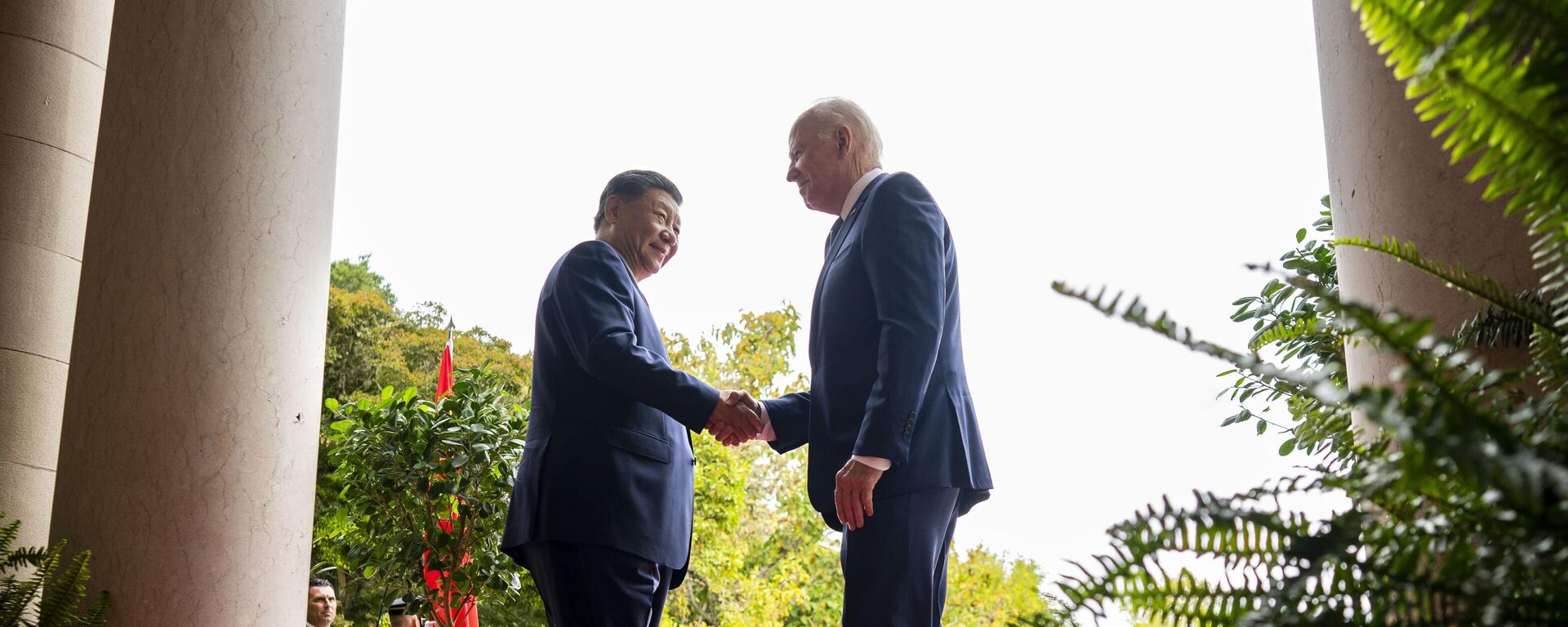 President Joe Biden greets China's President President Xi Jinping at the Filoli Estate in Woodside, Calif., Wednesday, Nov, 15, 2023, on the sidelines of the Asia-Pacific Economic Cooperative conference. - Sputnik International, 1920, 17.11.2023
