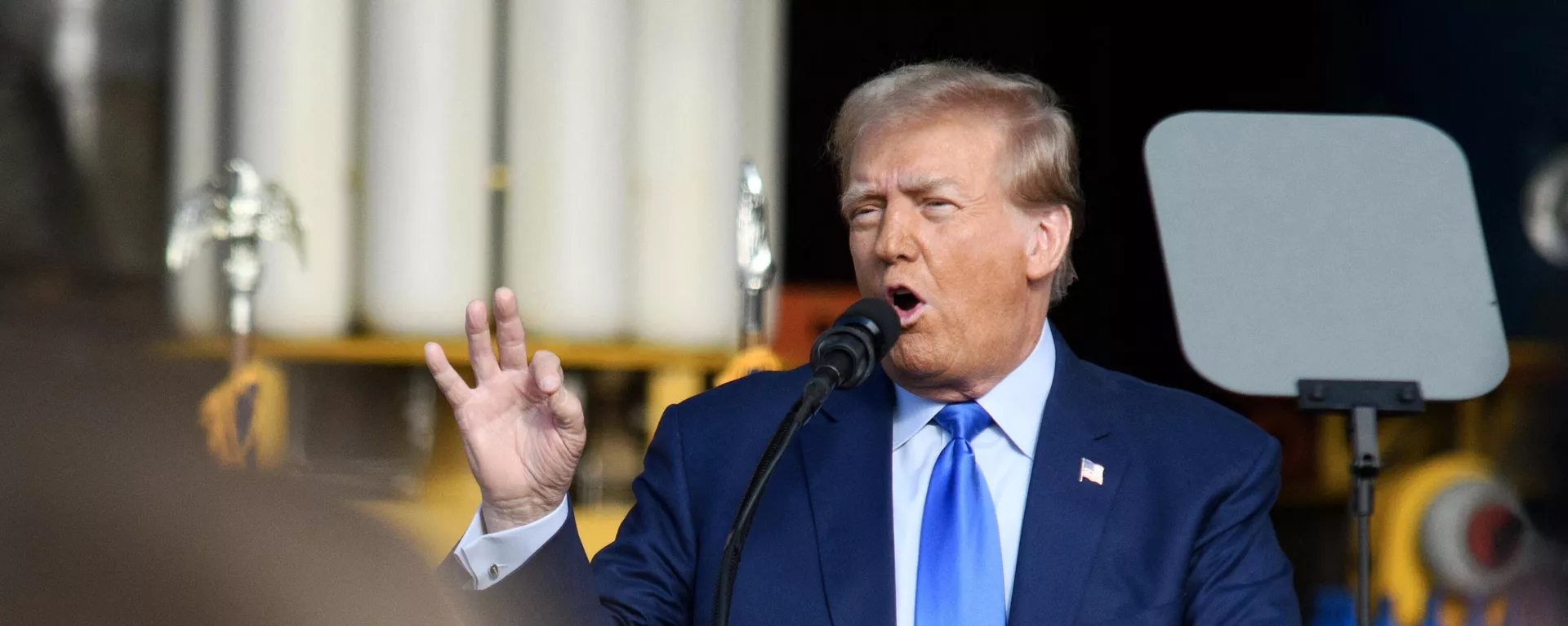 Former US President and 2024 Republican Presidential hopeful Donald Trump speaks during a campaign event at Trendsetter Engineering, Inc. in Houston, Texas, on November 2, 2023.  - Sputnik International, 1920, 06.12.2023