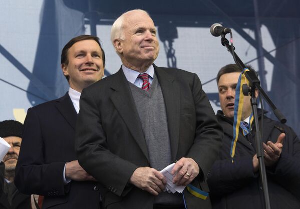 From left: US Senators Chris Murphy, John McCain, and Ukraine&#x27;s Svoboda party head Oleh Tyagnybok at the &quot;Dignity Day&quot; rally of supporters of Ukraine&#x27;s European integration on Independence Square in Kiev. - Sputnik International