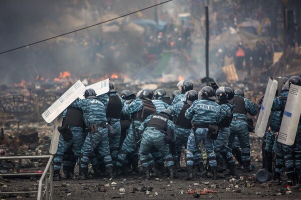 Law enforcement officers on Independence Square in Kiev, where protesters and police officers clashed. - Sputnik International