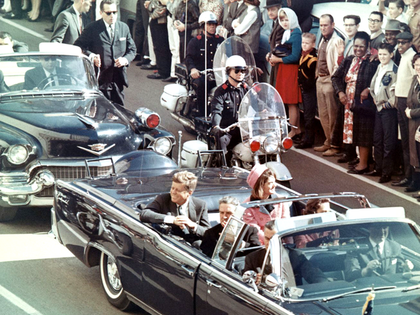 Picture of President Kennedy in the limousine in Dallas, Texas, on Main Street, minutes before the assassination. The presidential limousine is also carrying Jackie Kennedy, Texas Governor John Connally, and his wife, Nellie, November 22, 1963. - Sputnik International