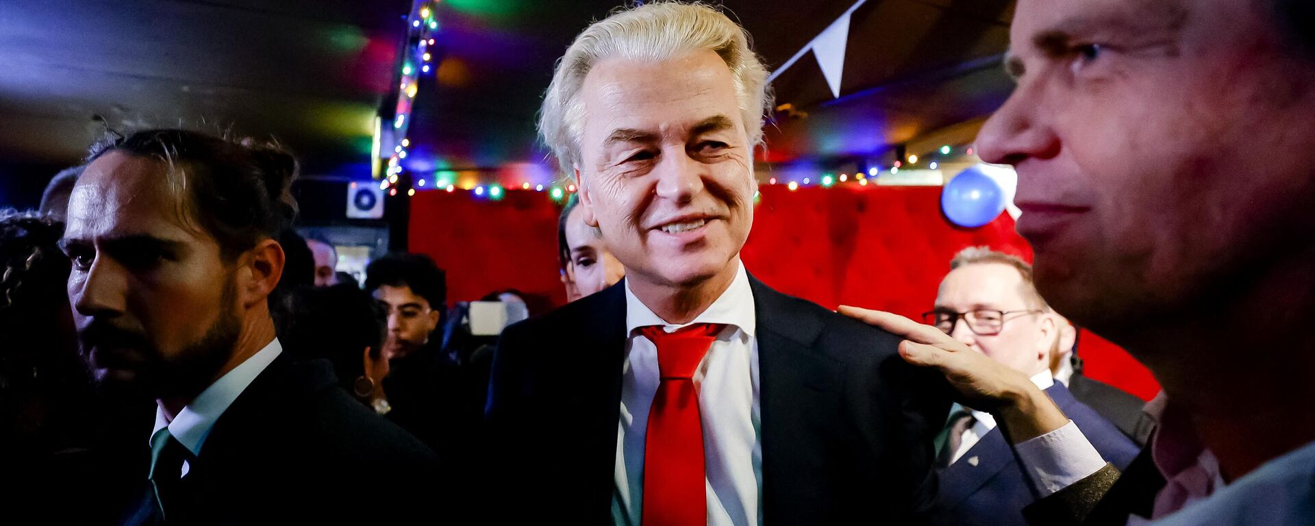PVV leader Geert Wilders reacts to the results of the House of Representatives elections in Scheveningen, the Netherlands, 22 November 2023.  - Sputnik International, 1920, 23.11.2023